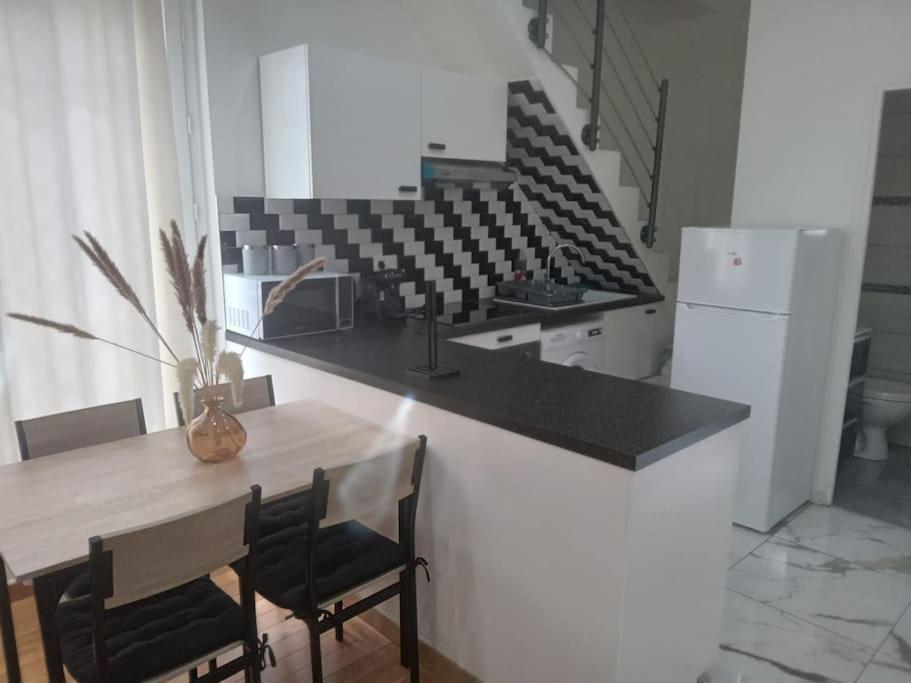 Joli Appartement De Vacances Écouen Εξωτερικό φωτογραφία