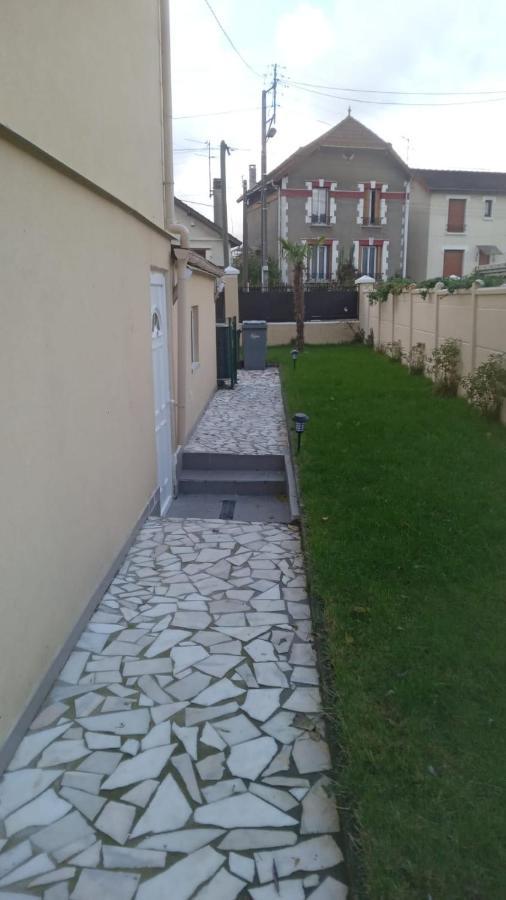 Joli Appartement De Vacances Écouen Εξωτερικό φωτογραφία
