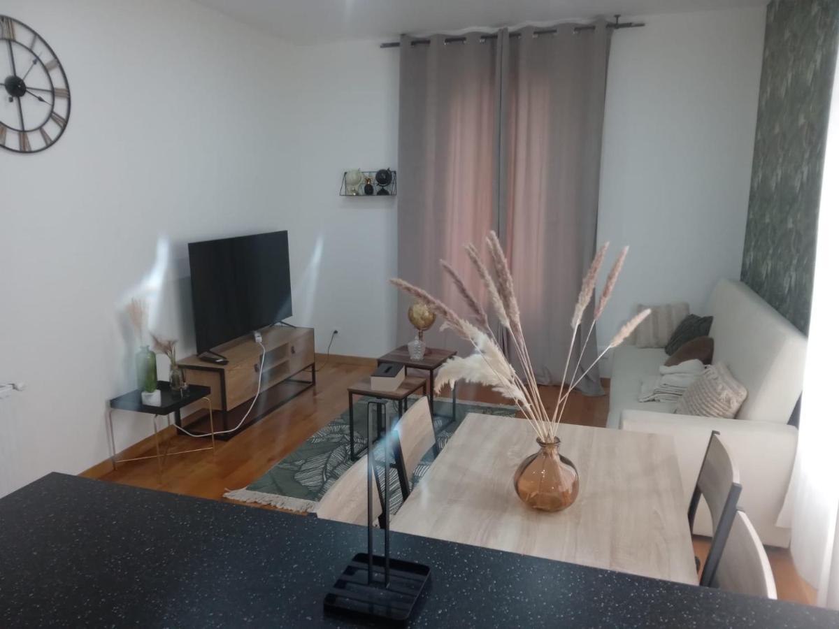 Joli Appartement De Vacances Écouen Εξωτερικό φωτογραφία